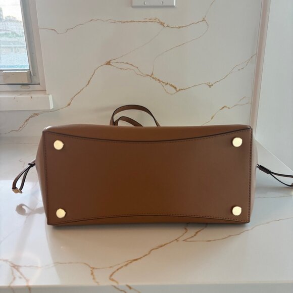 Michael Kors Voyager Tote in Style 30H7GV6T9L (Acorn Leather, East / West Tote) - Picture 8 of 8